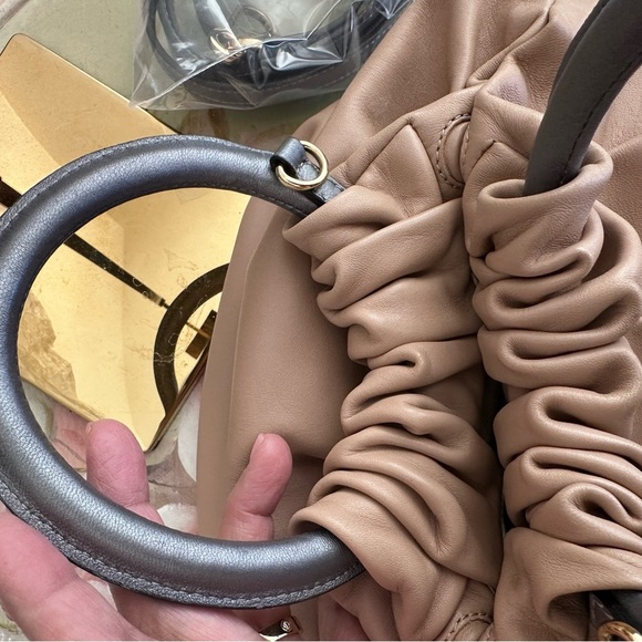 Loewe Rare two toned Limited Edition Bounce Bag Beige Leather Gold HW - Picture 11 of 15